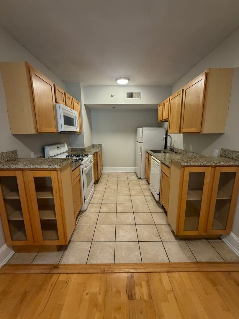4616 Lindell Blvd. (Carleton Apt) 9 of 16