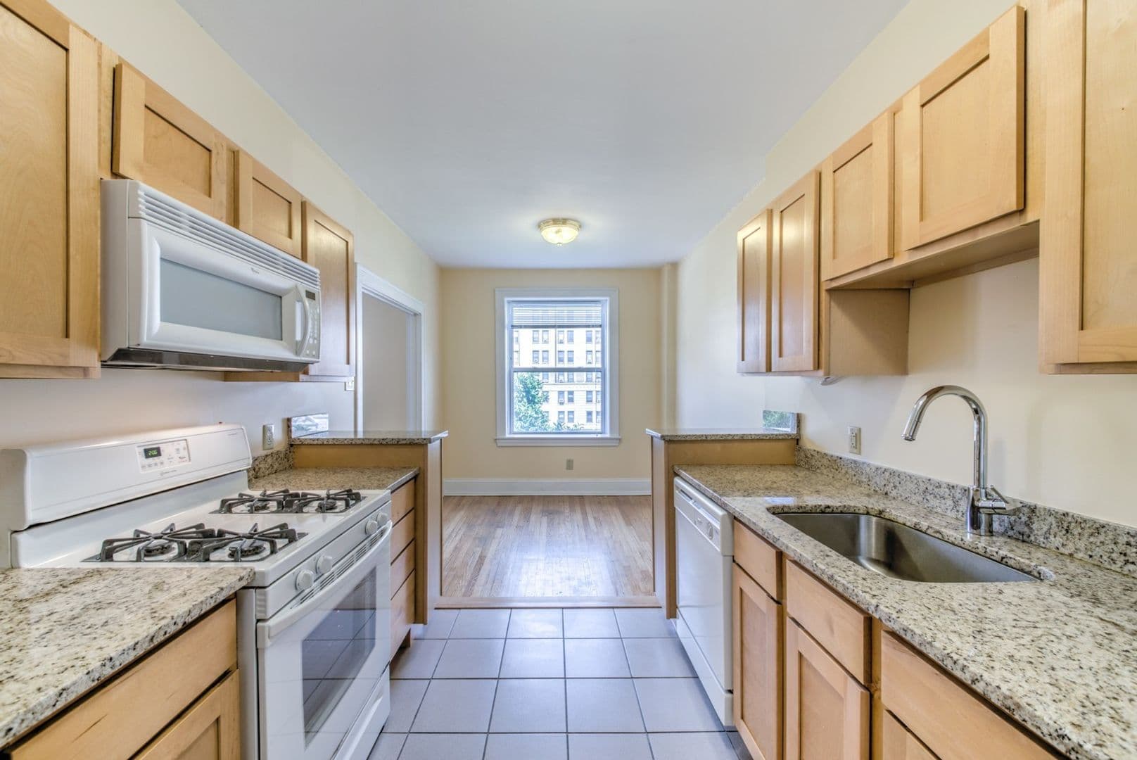 4616 Lindell Blvd. (Carleton Apt) 1 of 8