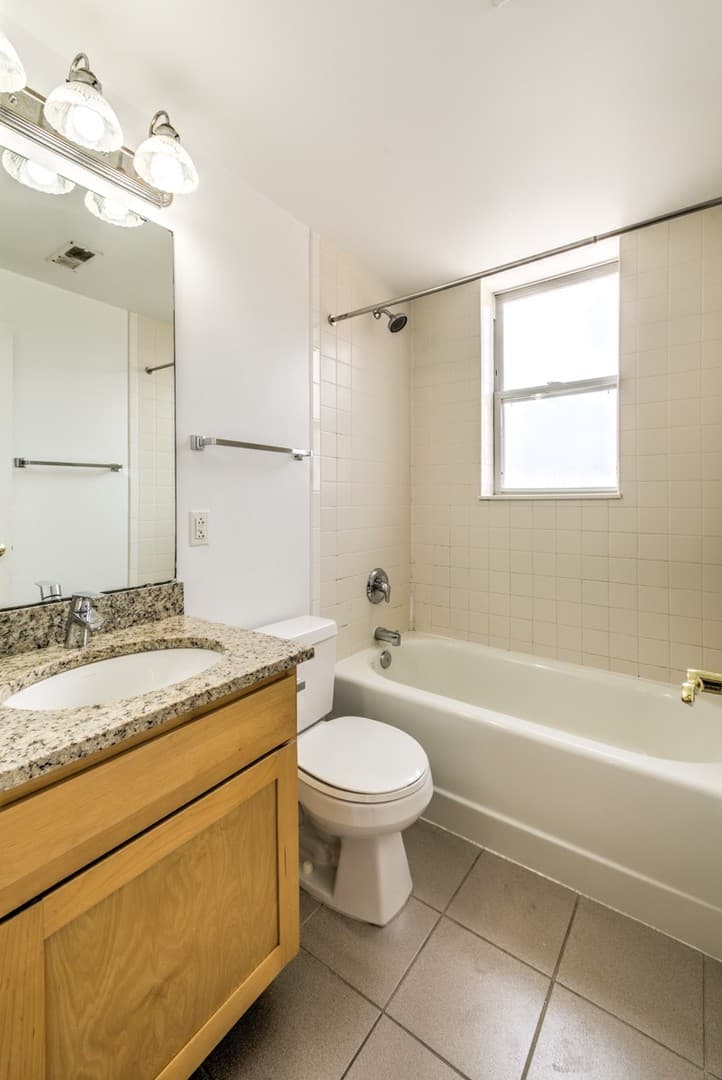 4616 Lindell Blvd. (Carleton Apt) 4 of 16