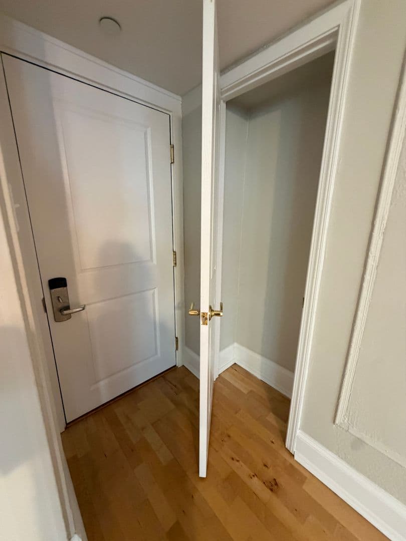 4616 Lindell Blvd. (Carleton Apt) 16 of 16