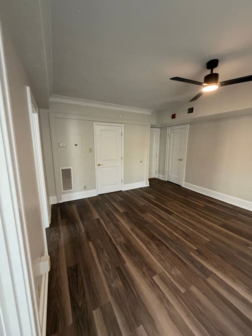4616 Lindell Blvd. (Carleton Apt) 13 of 17