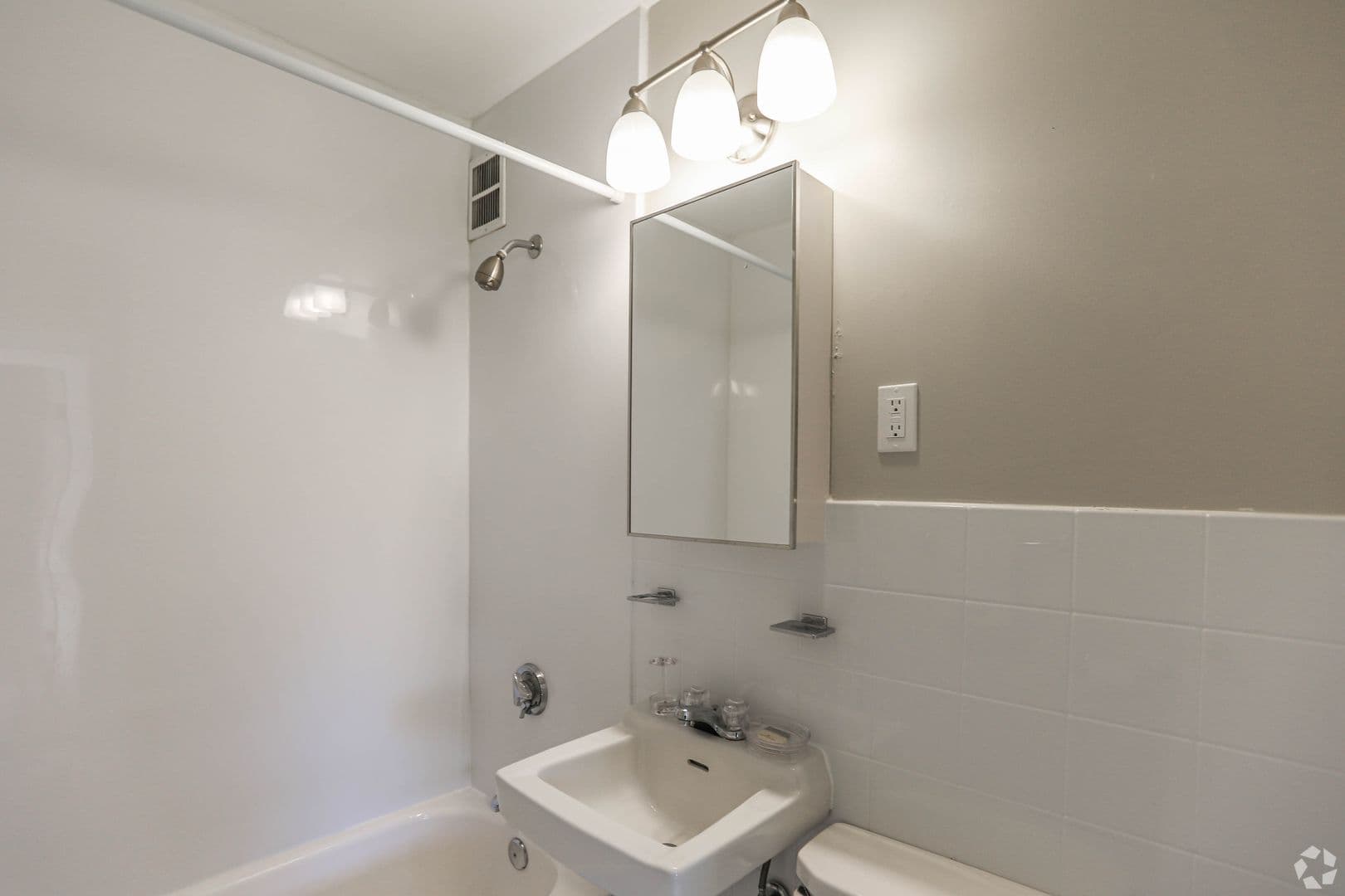 Lakeview Gardens LLC 7 of 9