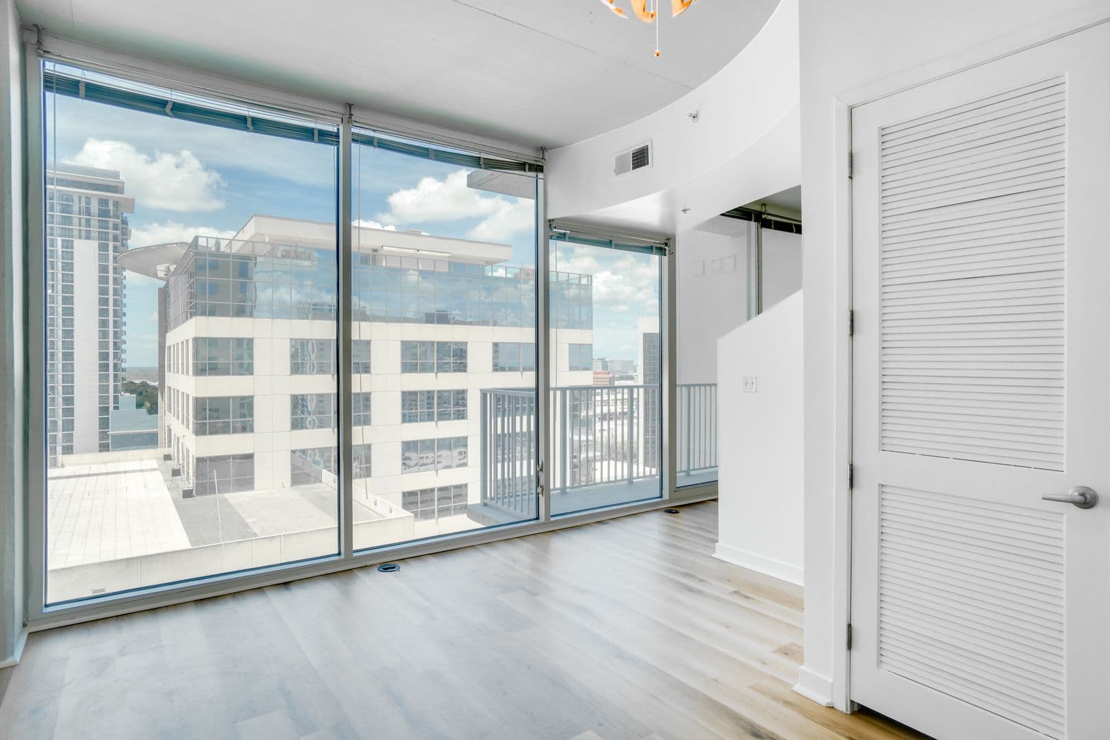 155 S Court Ave #1414 15 of 26