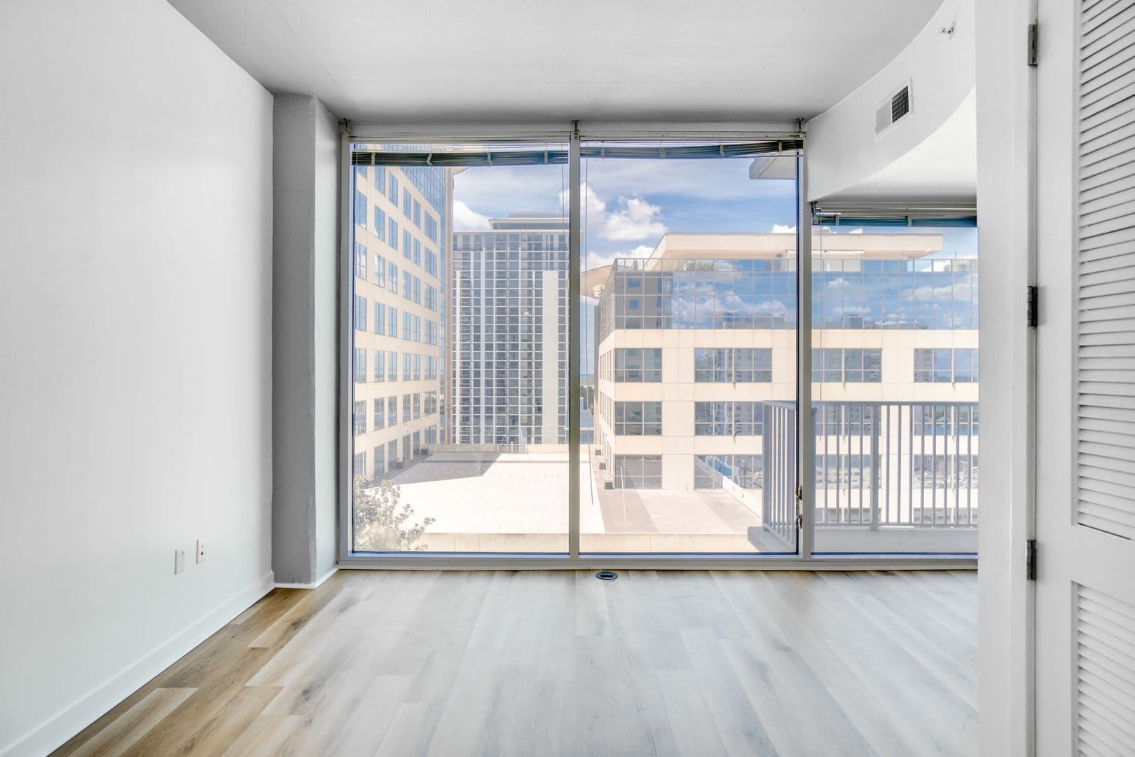 155 S Court Ave #1414 14 of 26