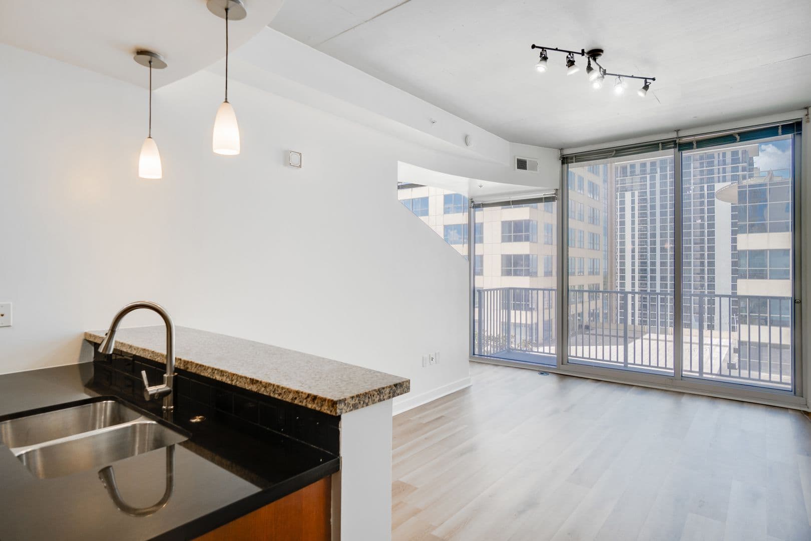 155 S Court Ave #1414 6 of 26