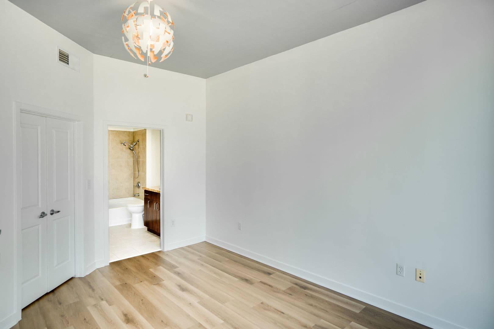 155 S Court Ave #1414 12 of 26