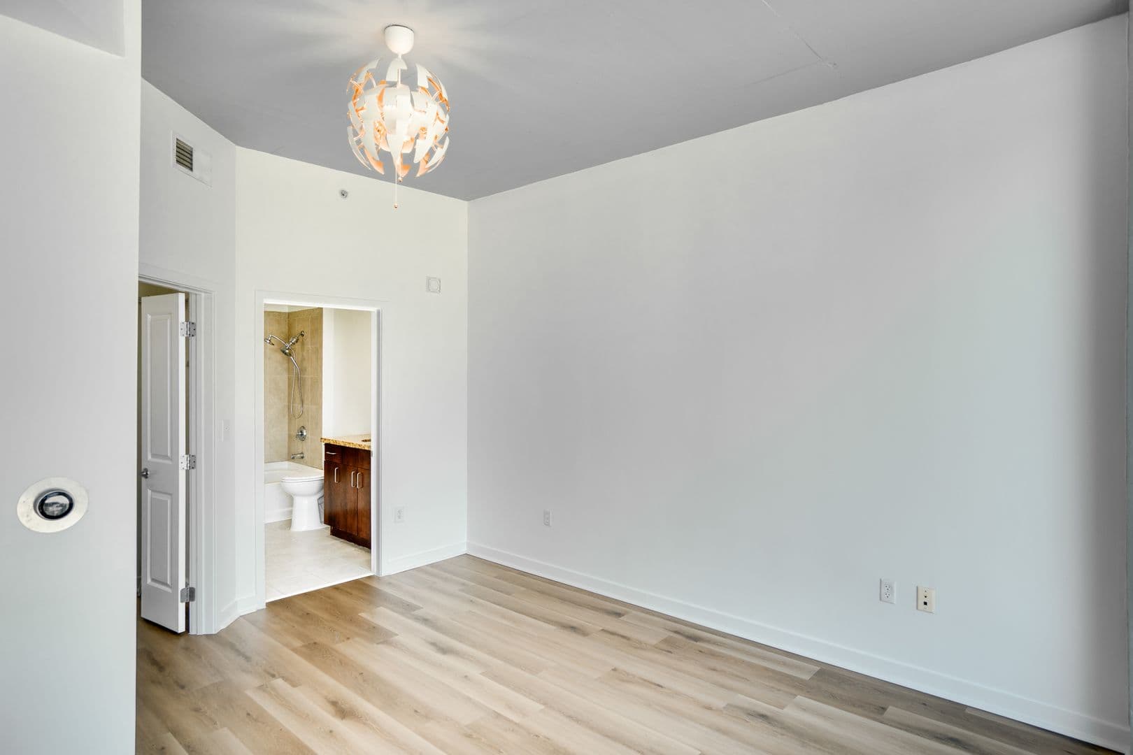 155 S Court Ave #1414 11 of 26
