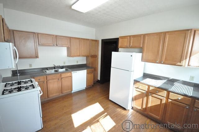 2211-2213 N. Fourth Street 7 of 30