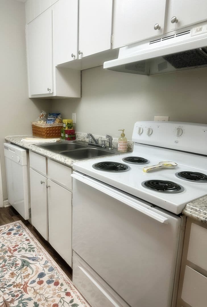 Foxwood Apartments 4 of 6