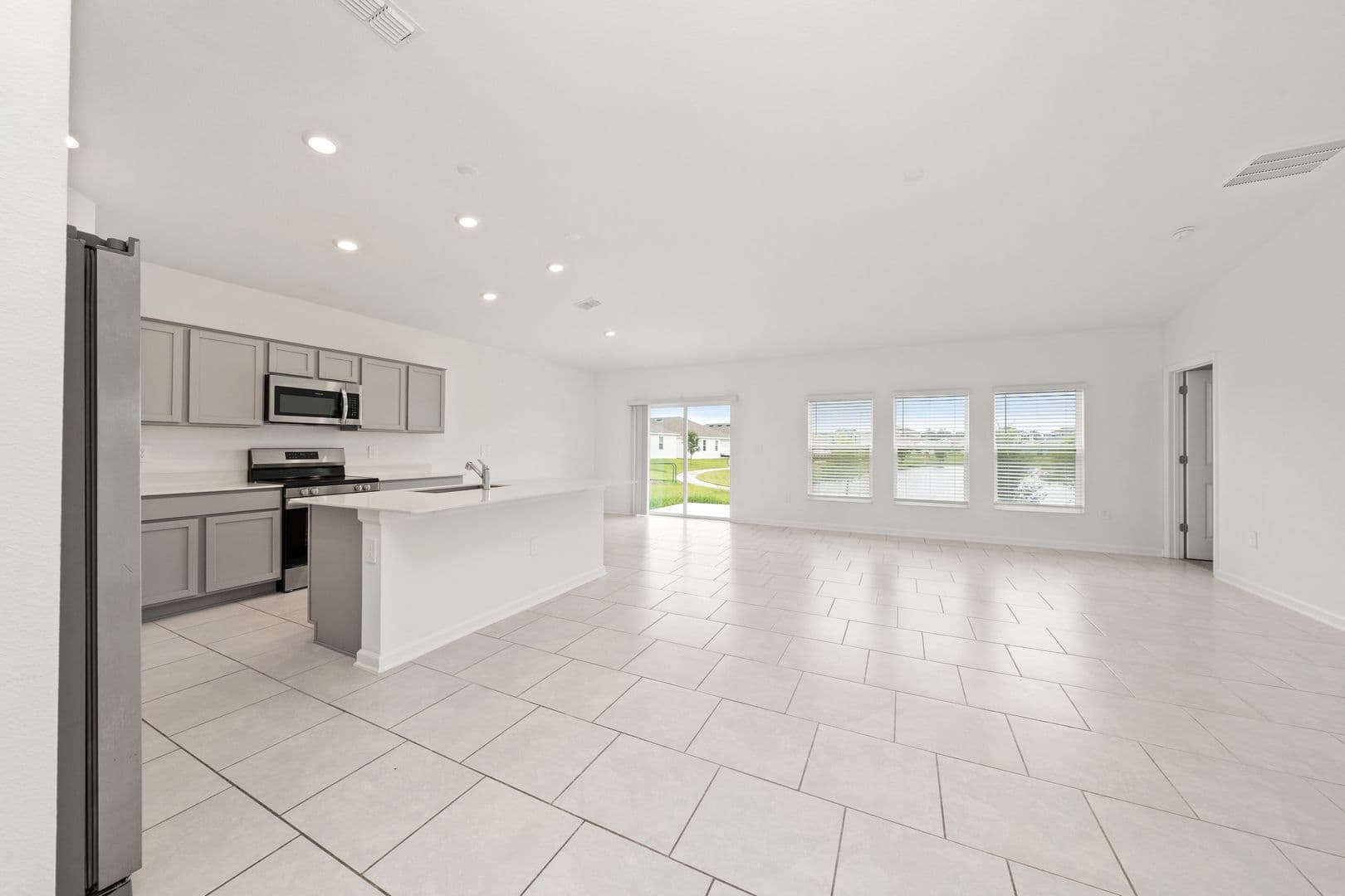 4816 Edensbridge Ln 3 of 38