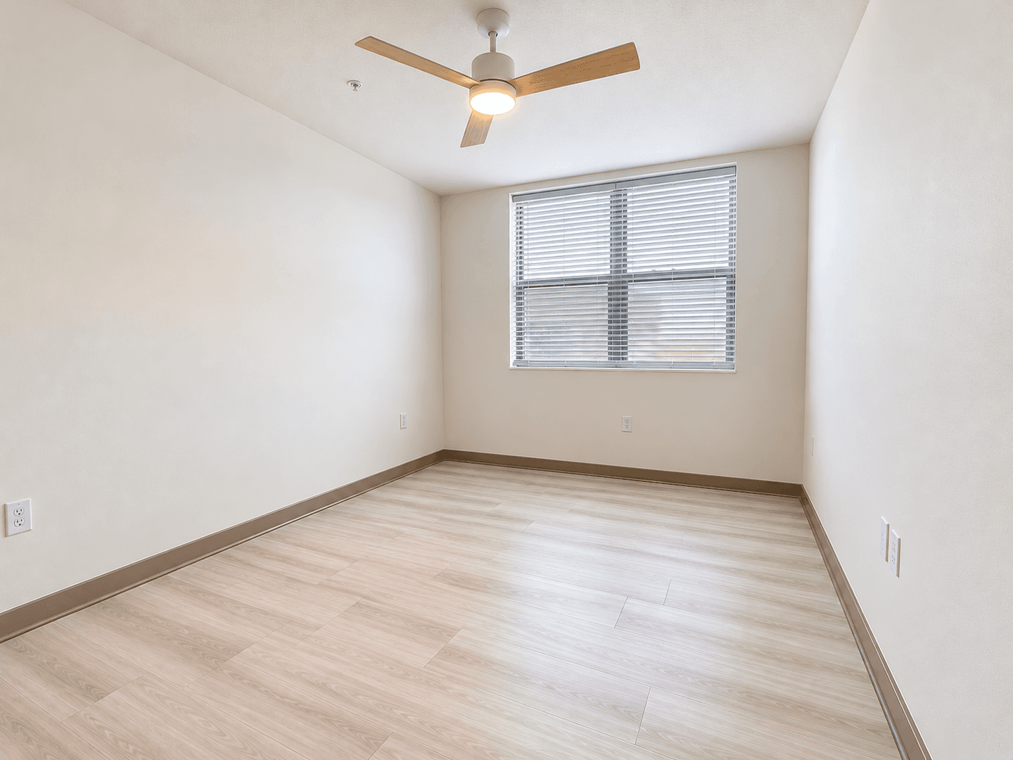 5563 Millenia Park Blvd unit 504 13 of 39
