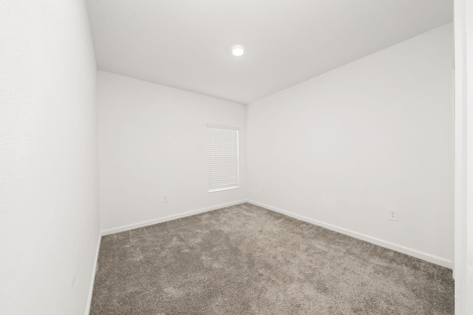 4816 Edensbridge Ln 23 of 38