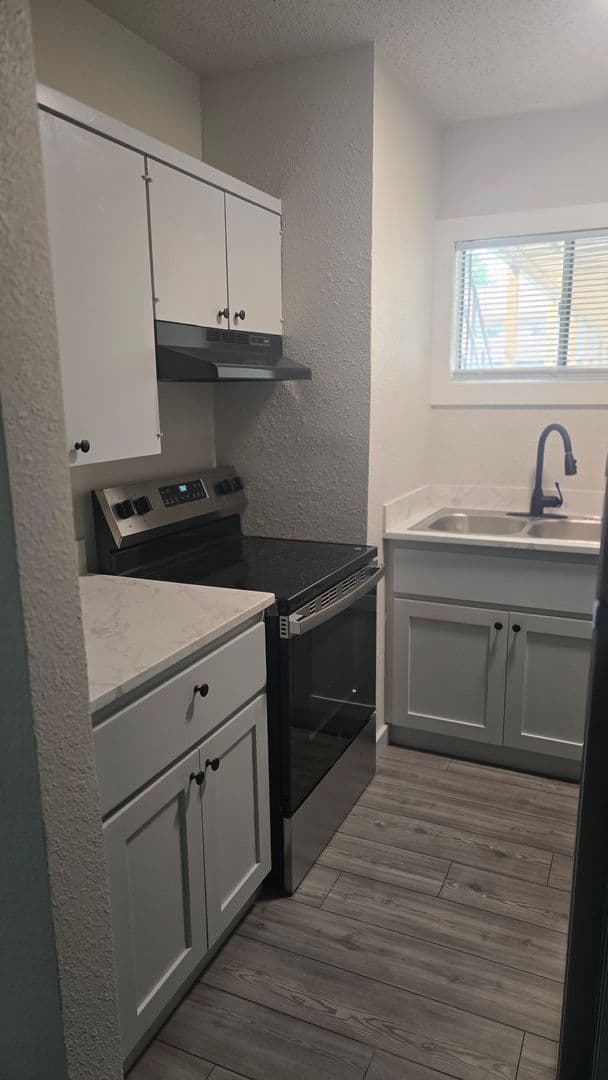 2 Bed, 1 Bath for Rent! 1 of 6