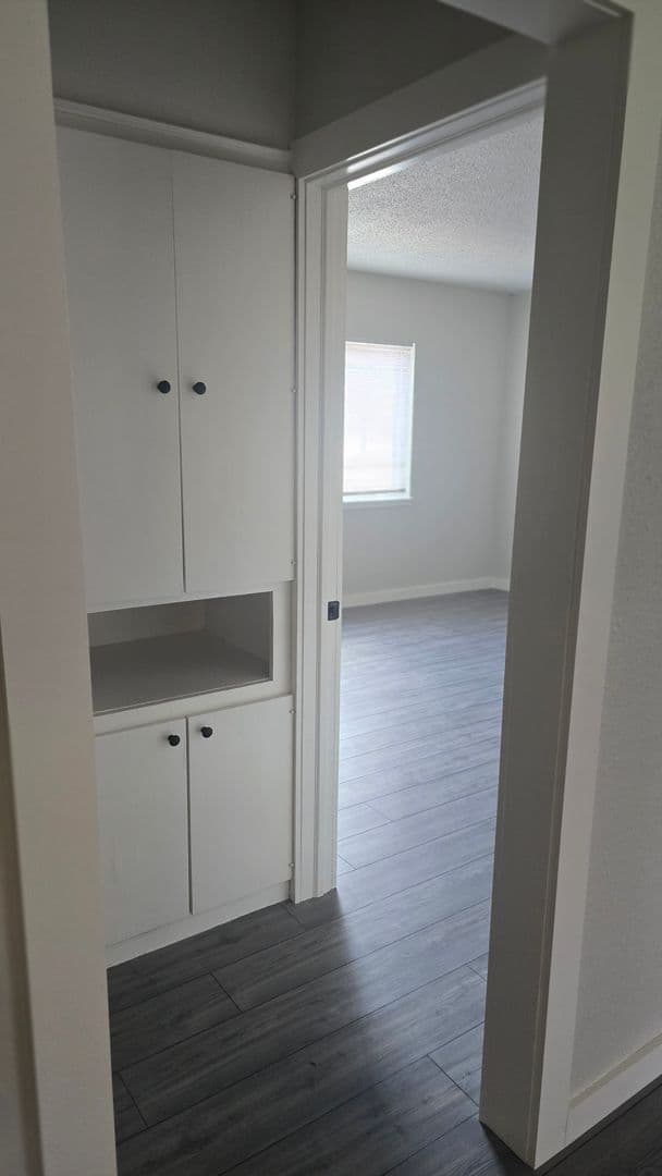 2 Bed, 1 Bath for Rent! 2 of 6