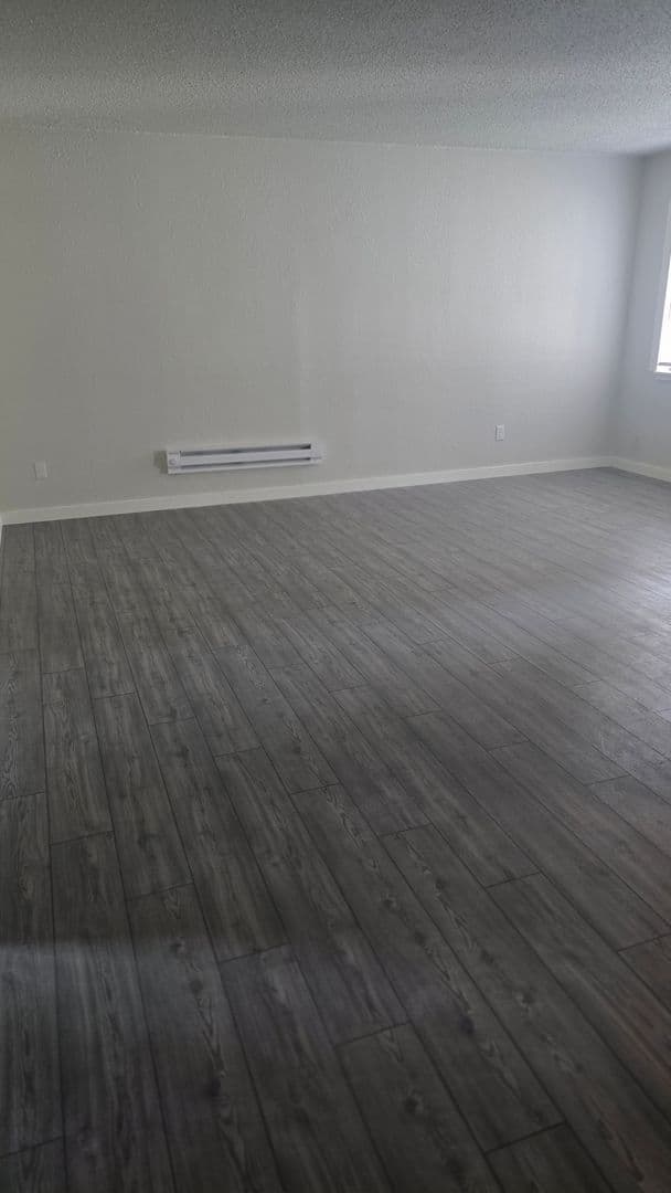 2 Bed, 1 Bath for Rent! 3 of 6