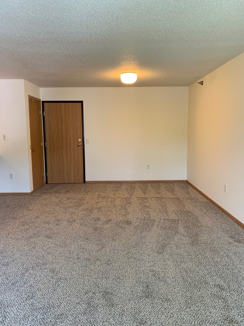 East Bank Apartments LLC 3 of 9