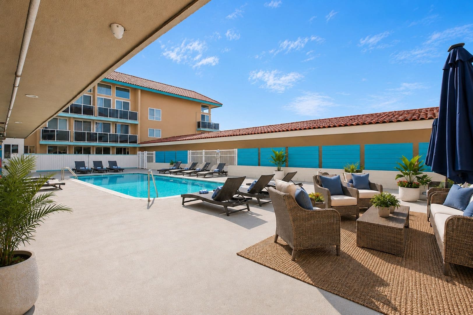 211 Crystal Cove Apts LLC 5 of 7