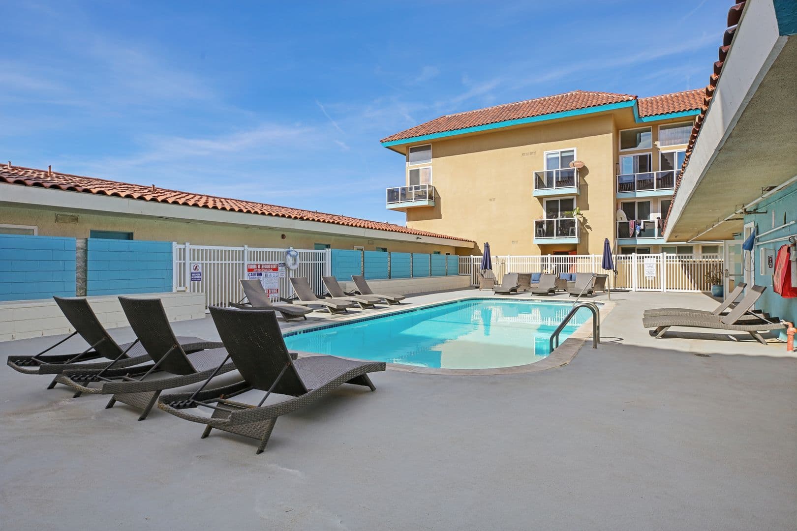 211 Crystal Cove Apts LLC 7 of 9