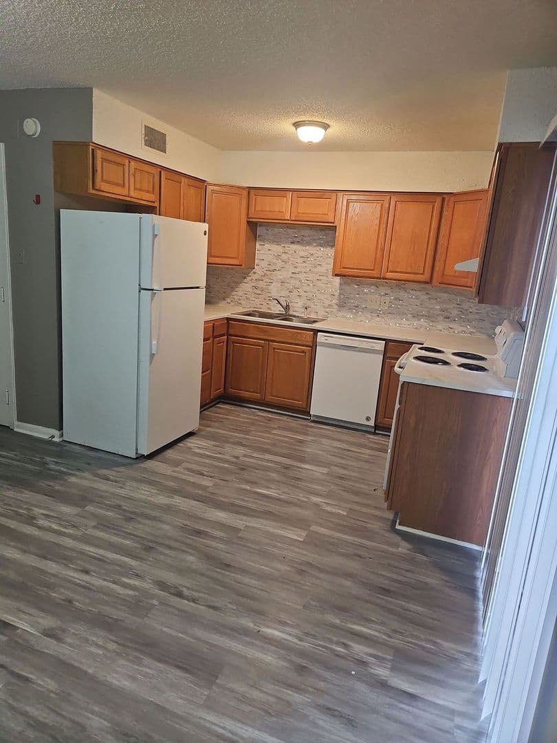 Legacy Pointe 9 of 11