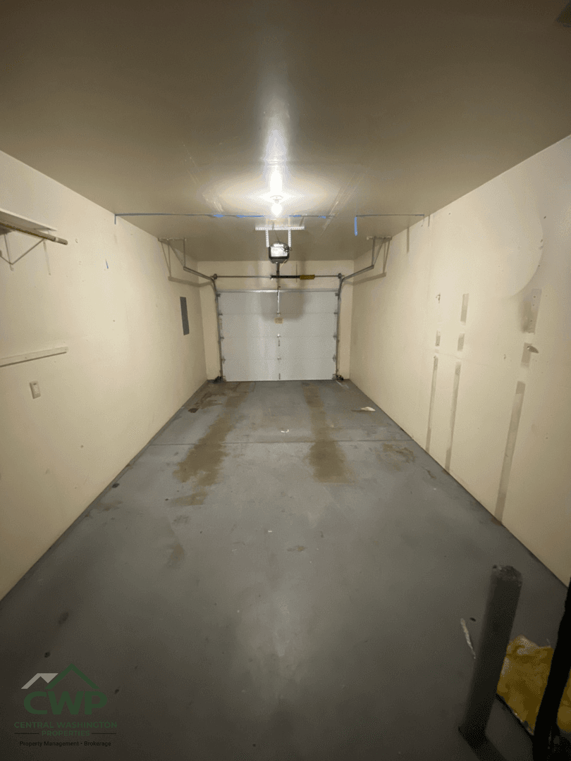 2 BEDROOM YAKIMA TOWNHOME | GARAGE +RATE DROP+ $500 OFF 6 of 11