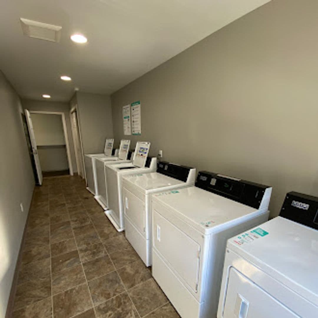 Cascade Village Apartments - Rainier Building 5 of 7