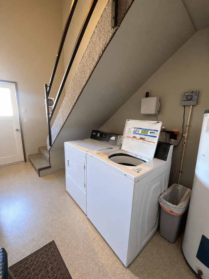 1 BEDROOM SELAH APARTMENT |MOVE IN READY + 1st MONTH FREE 10 of 10
