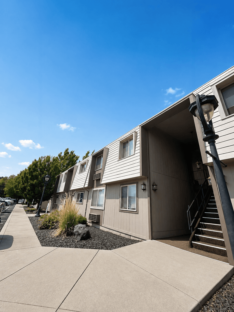 1 BEDROOM SELAH APARTMENT |MOVE IN READY + 1st MONTH FREE 7 of 10