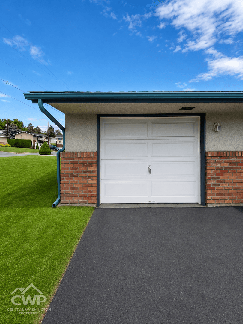 2 BEDROOM WEST VALLEY DUPLEX | GARAGE + RENT DROP + 1/2 OFF YOUR FIRST MONTH! 15 of 17