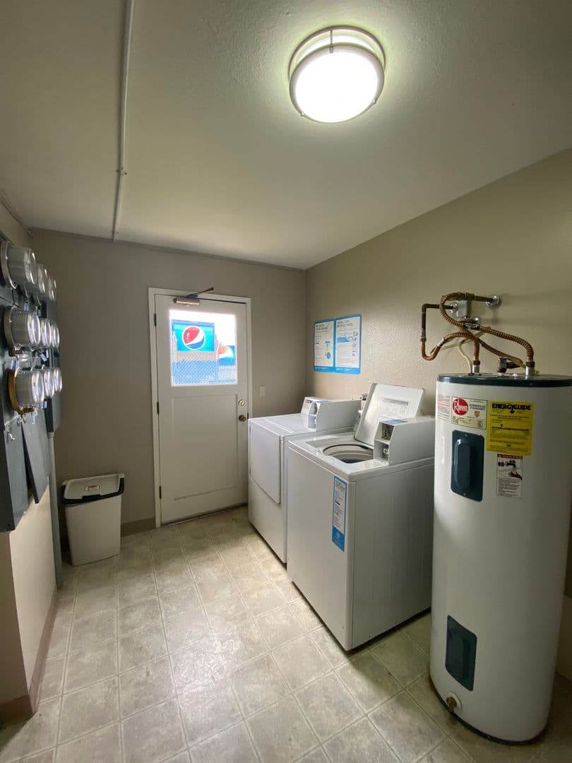 UNION GAP APARTMENT 6 of 8