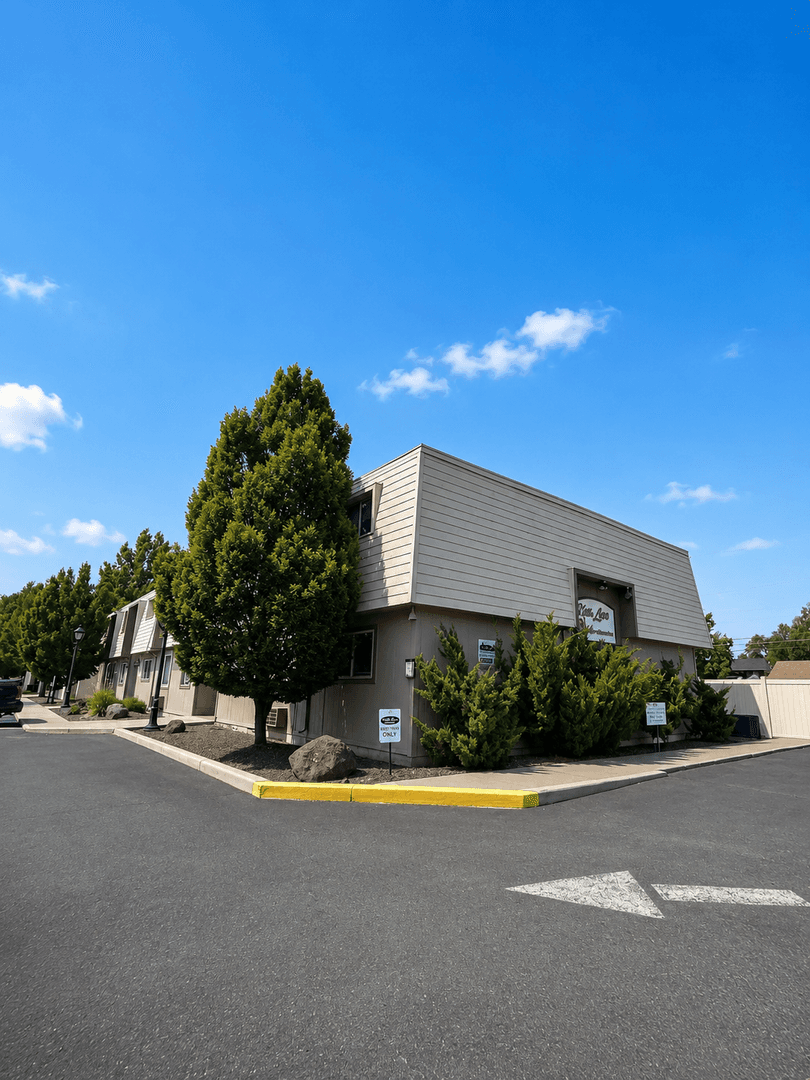 1 BEDROOM SELAH APARTMENT |MOVE IN READY + 1st MONTH FREE 8 of 10