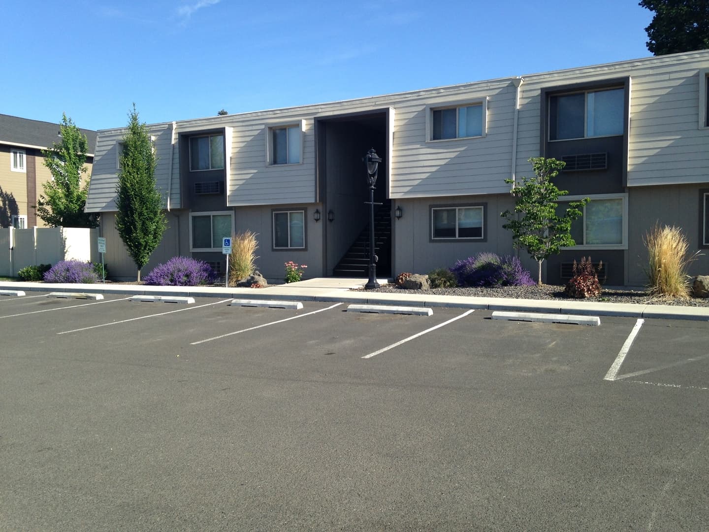1 BEDROOM SELAH APARTMENT |MOVE IN READY + 1st MONTH FREE 6 of 10