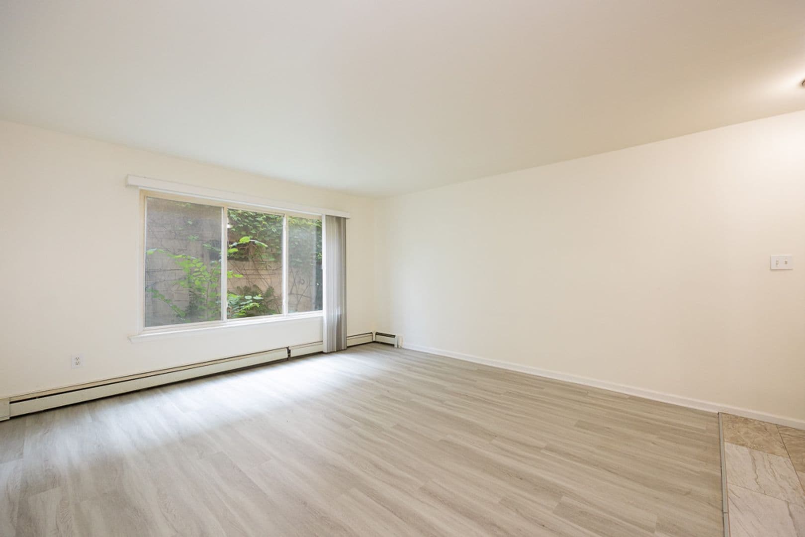 22330 W Warren - 22330 W Warren Ave LLC 5 of 18