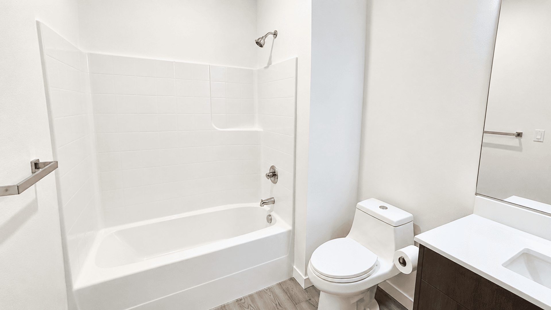 L0572 - NE 61st Apartments 7 of 13