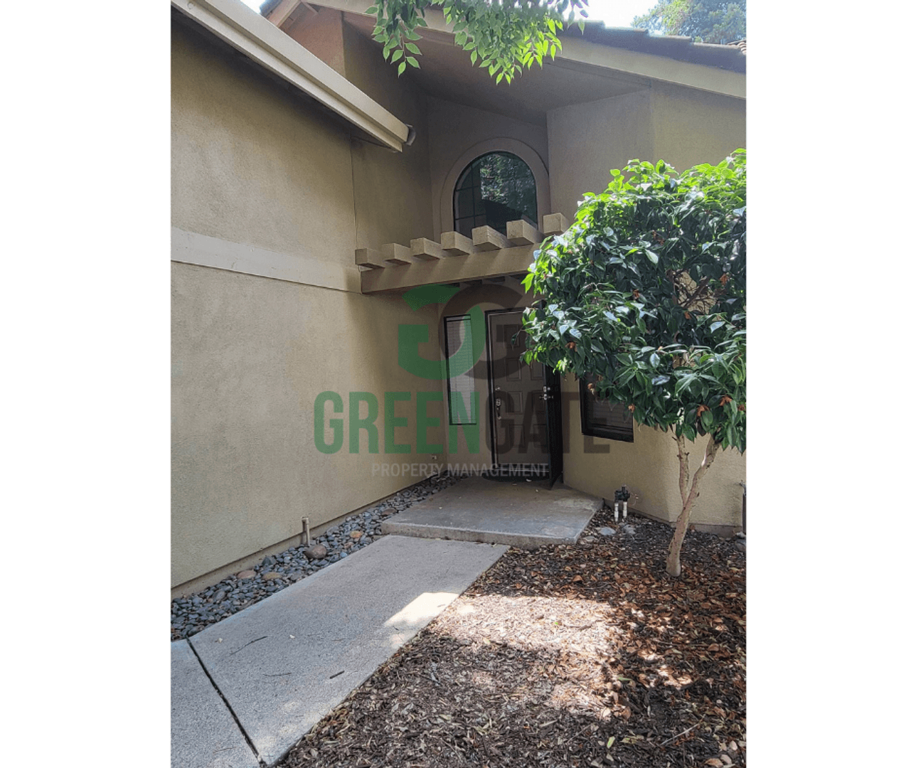 2428 Woodvale Dr. 4 of 52