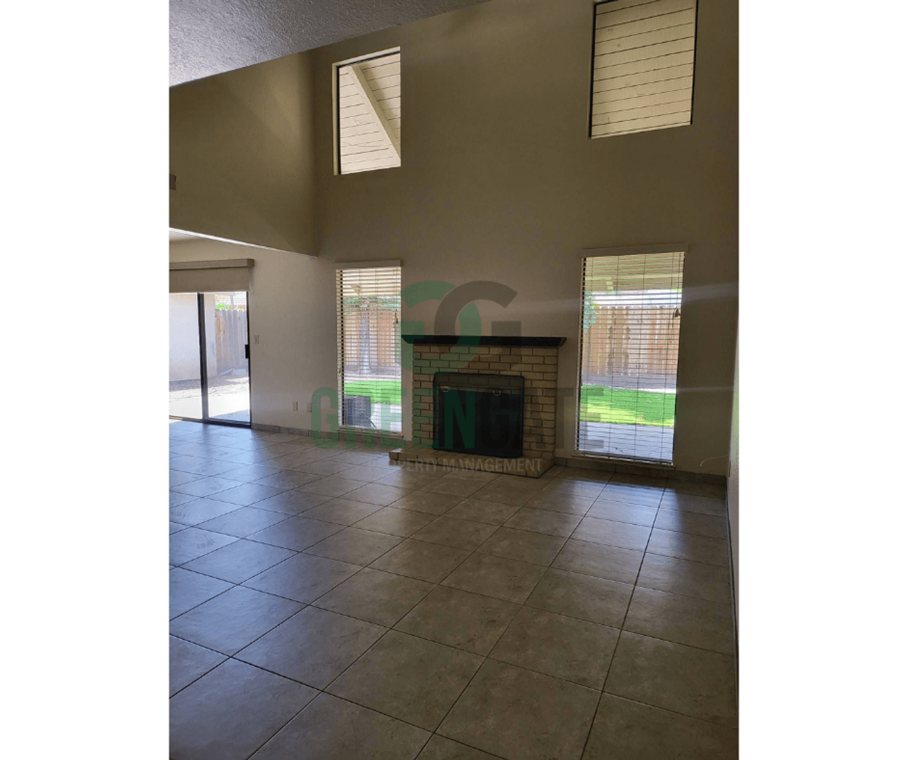 2428 Woodvale Dr. 14 of 52