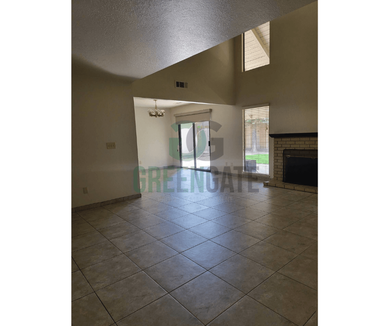 2428 Woodvale Dr. 13 of 52