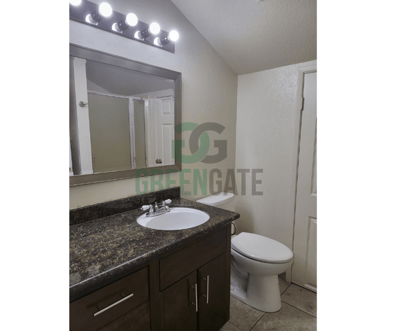2428 Woodvale Dr. 45 of 52