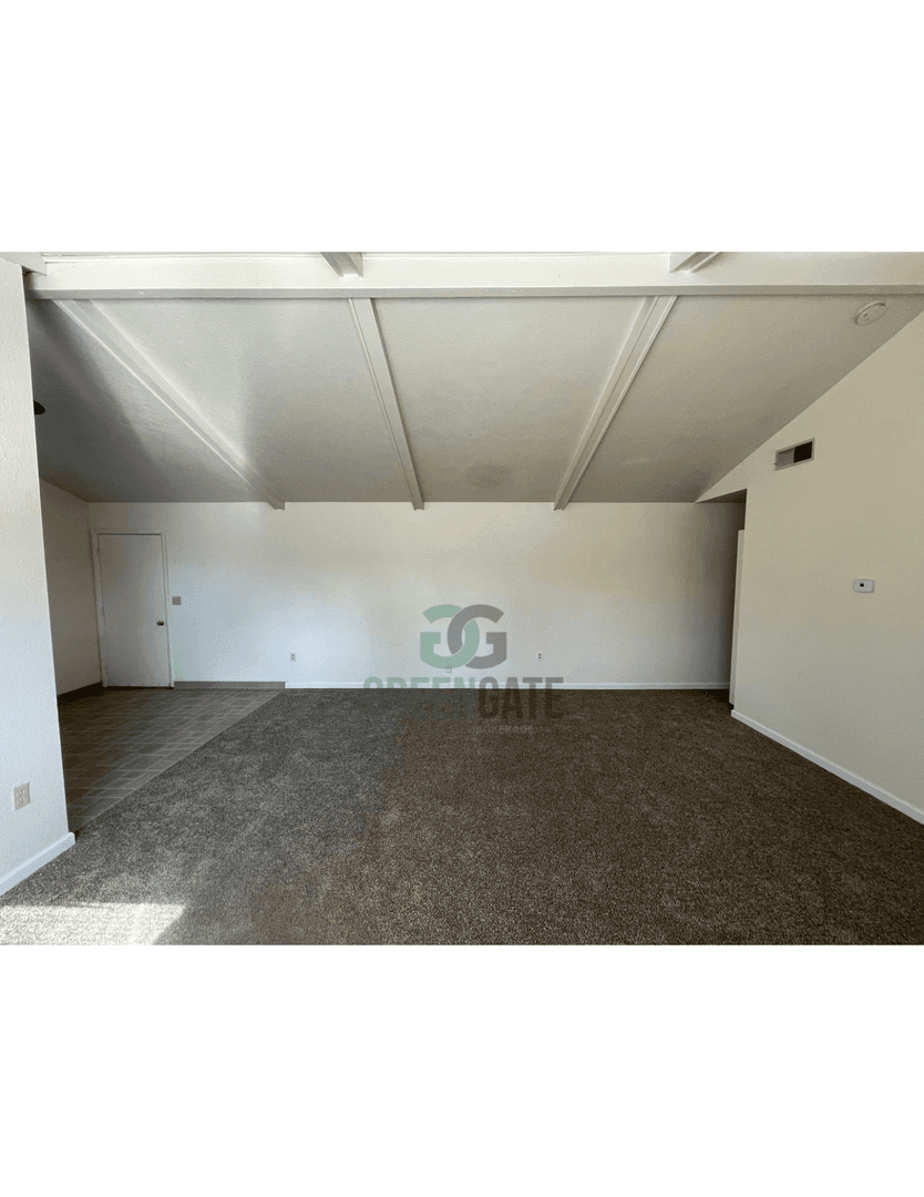 332 W G St 4 of 25