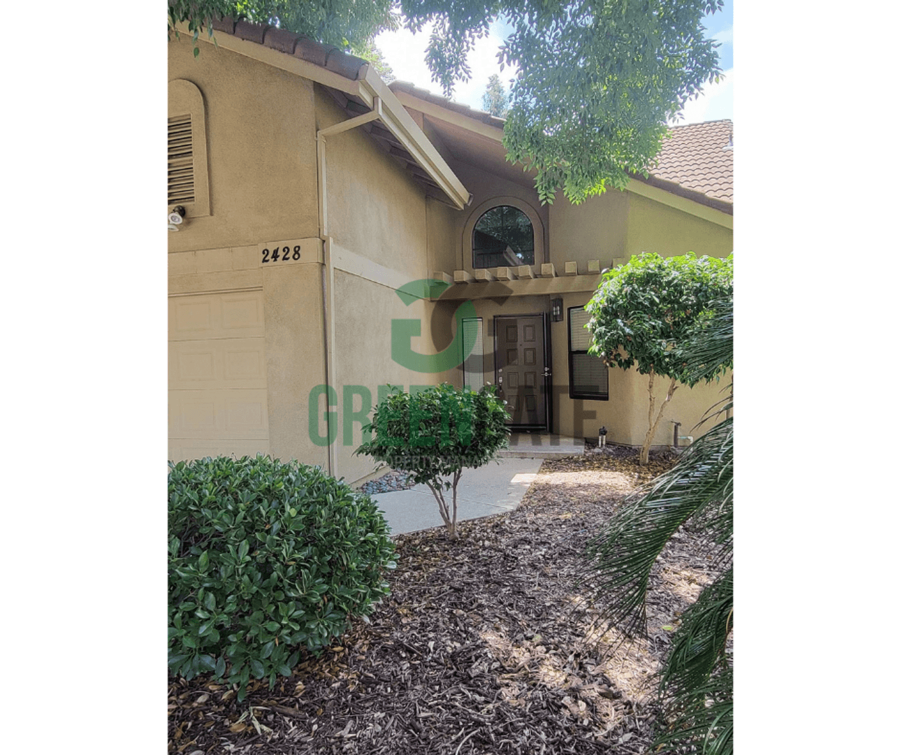 2428 Woodvale Dr. 3 of 52