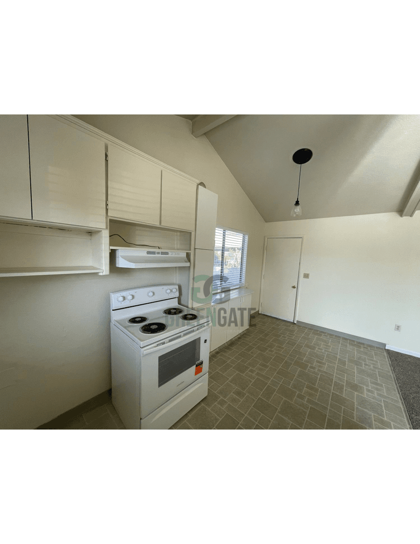 332 W G St 6 of 25