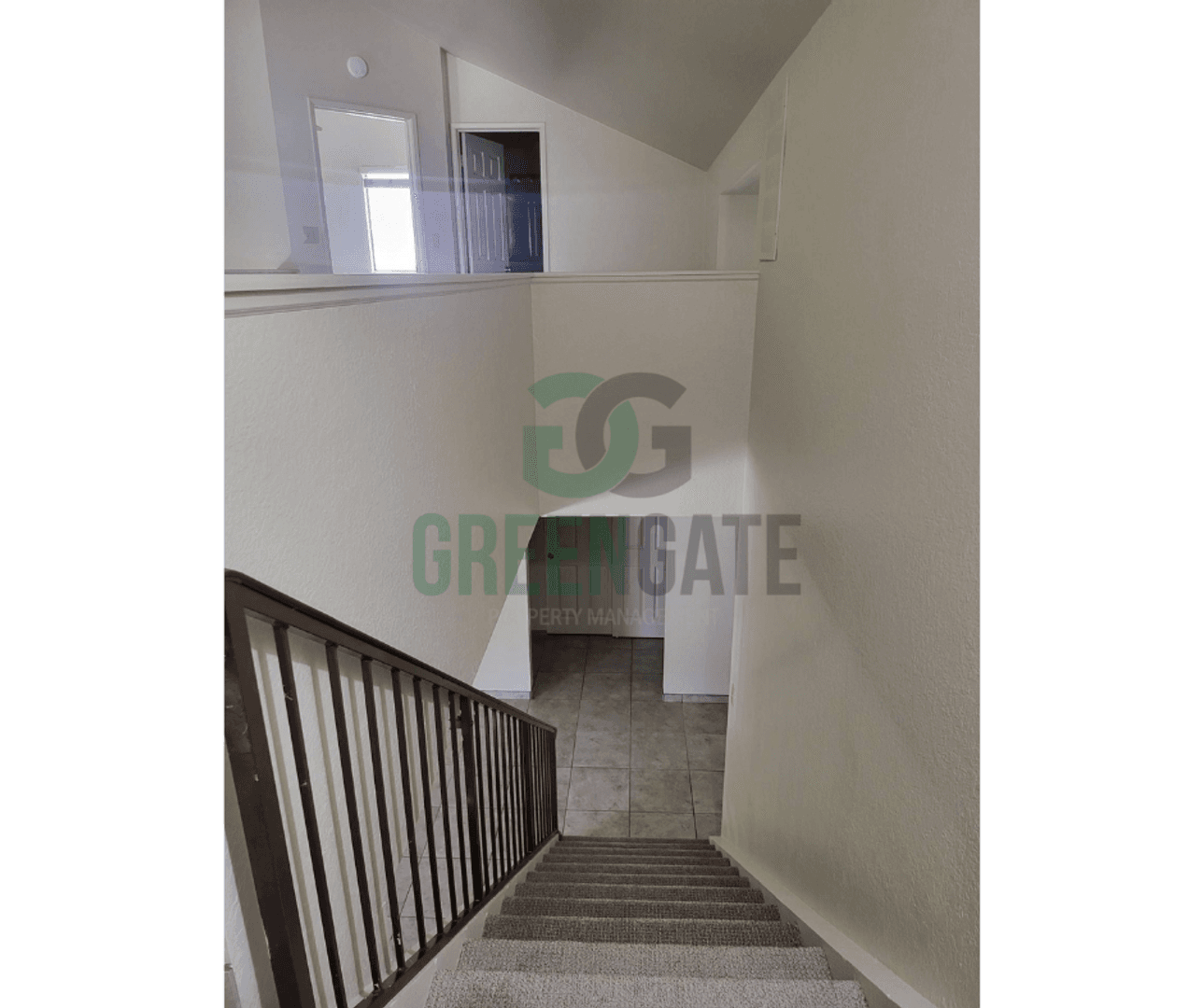 2428 Woodvale Dr. 33 of 52