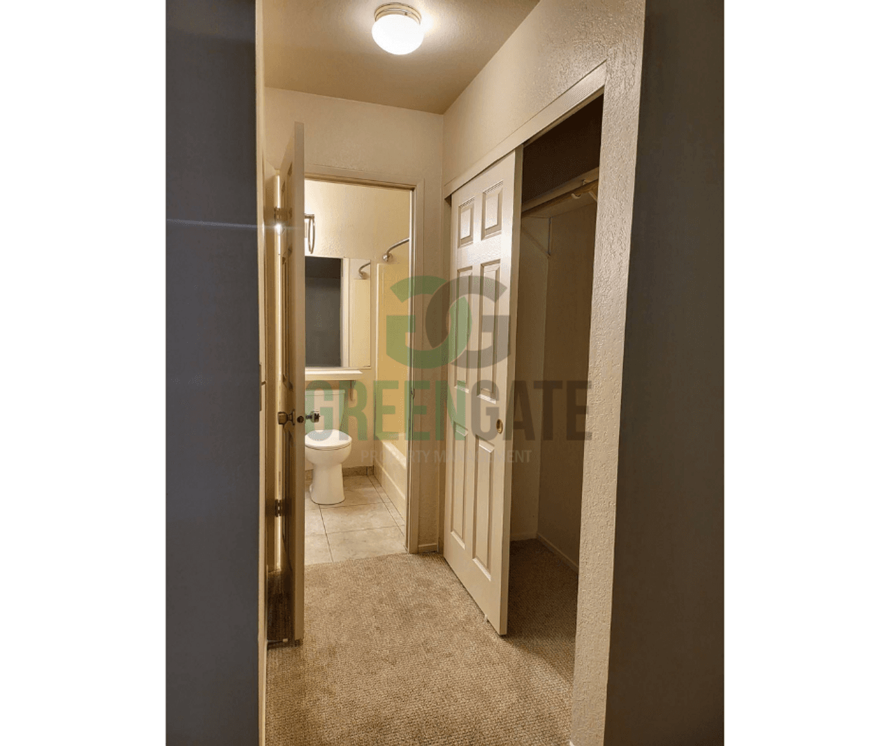 2428 Woodvale Dr. 22 of 52