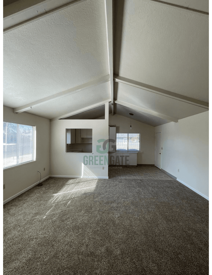 332 W G St 5 of 25