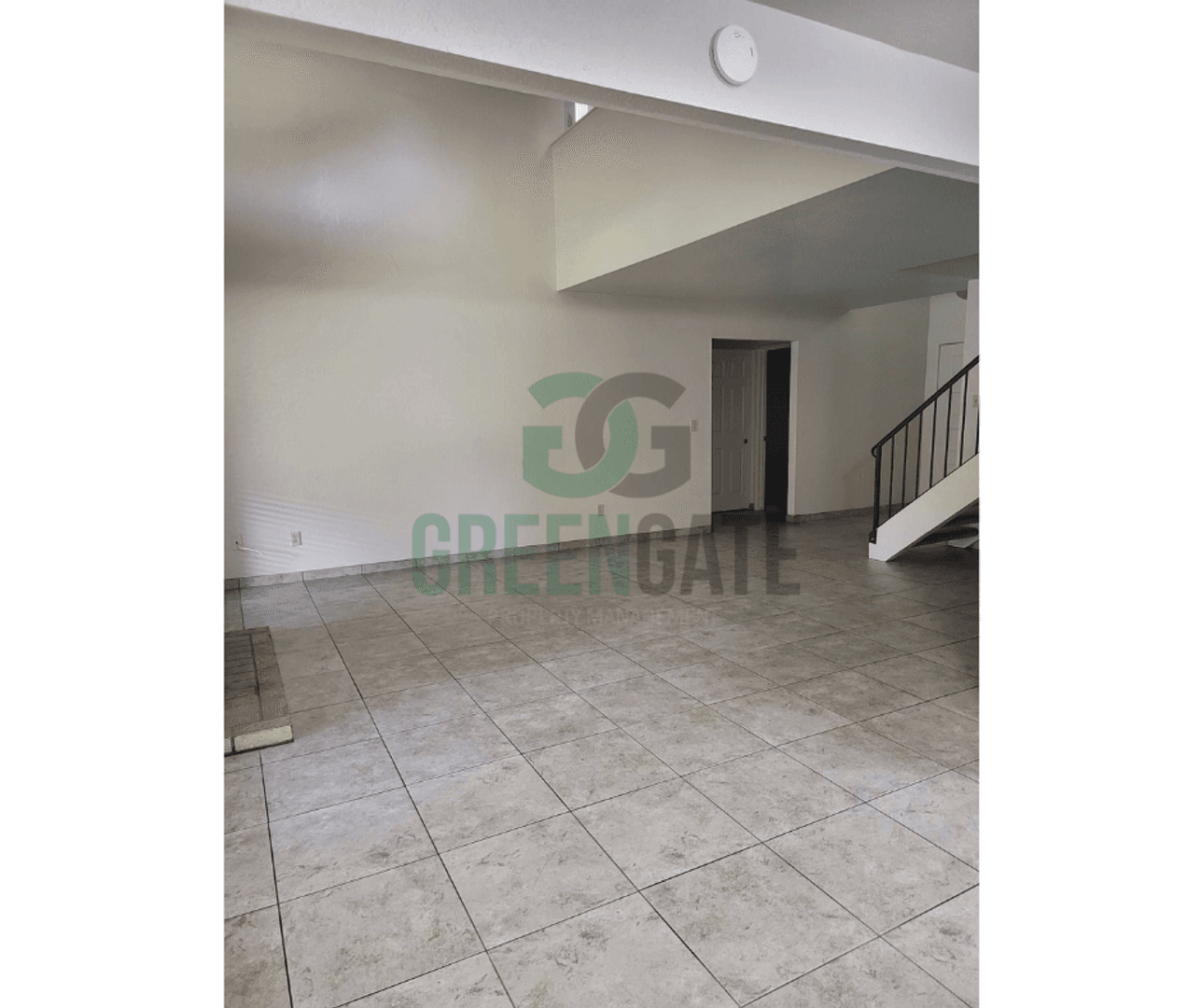 2428 Woodvale Dr. 16 of 52