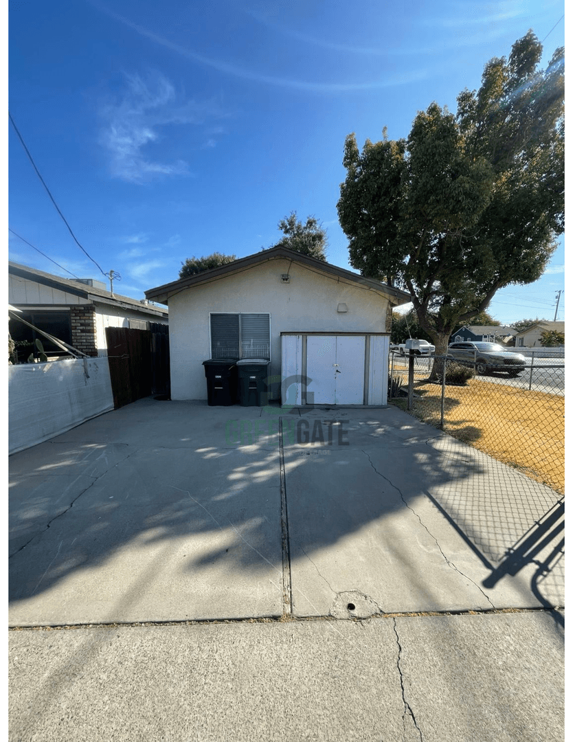 332 W G St 25 of 25