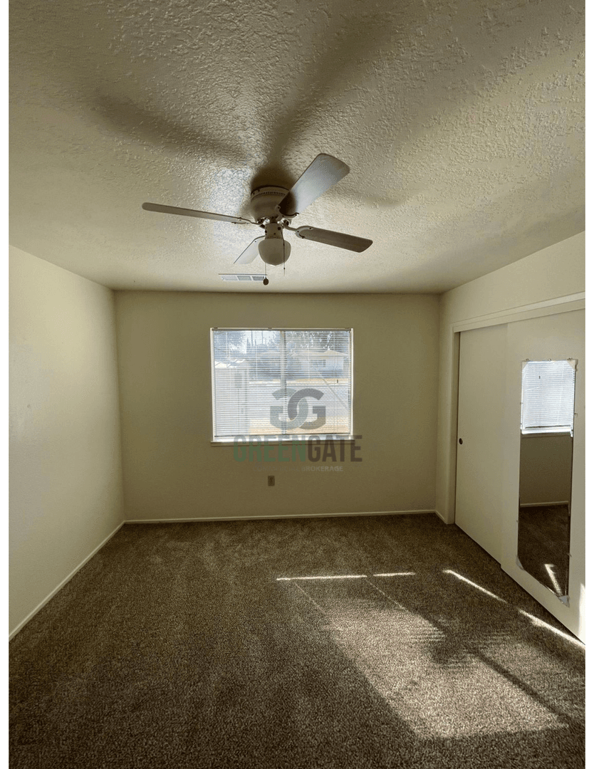 332 W G St 12 of 25