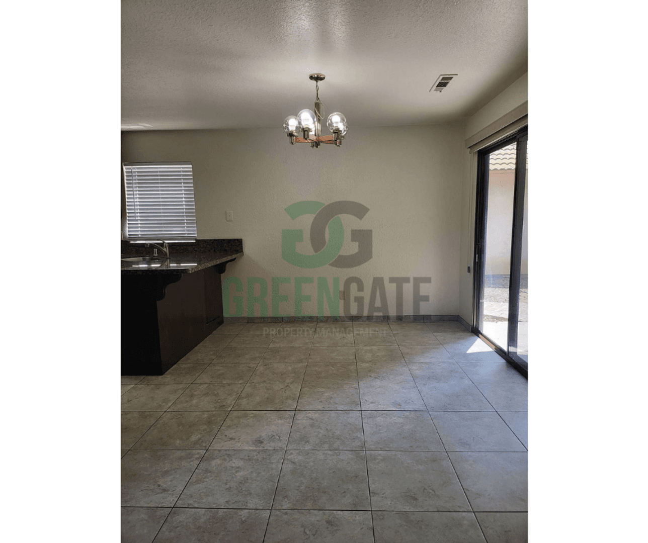 2428 Woodvale Dr. 12 of 52