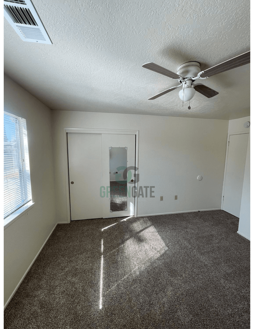 332 W G St 14 of 25