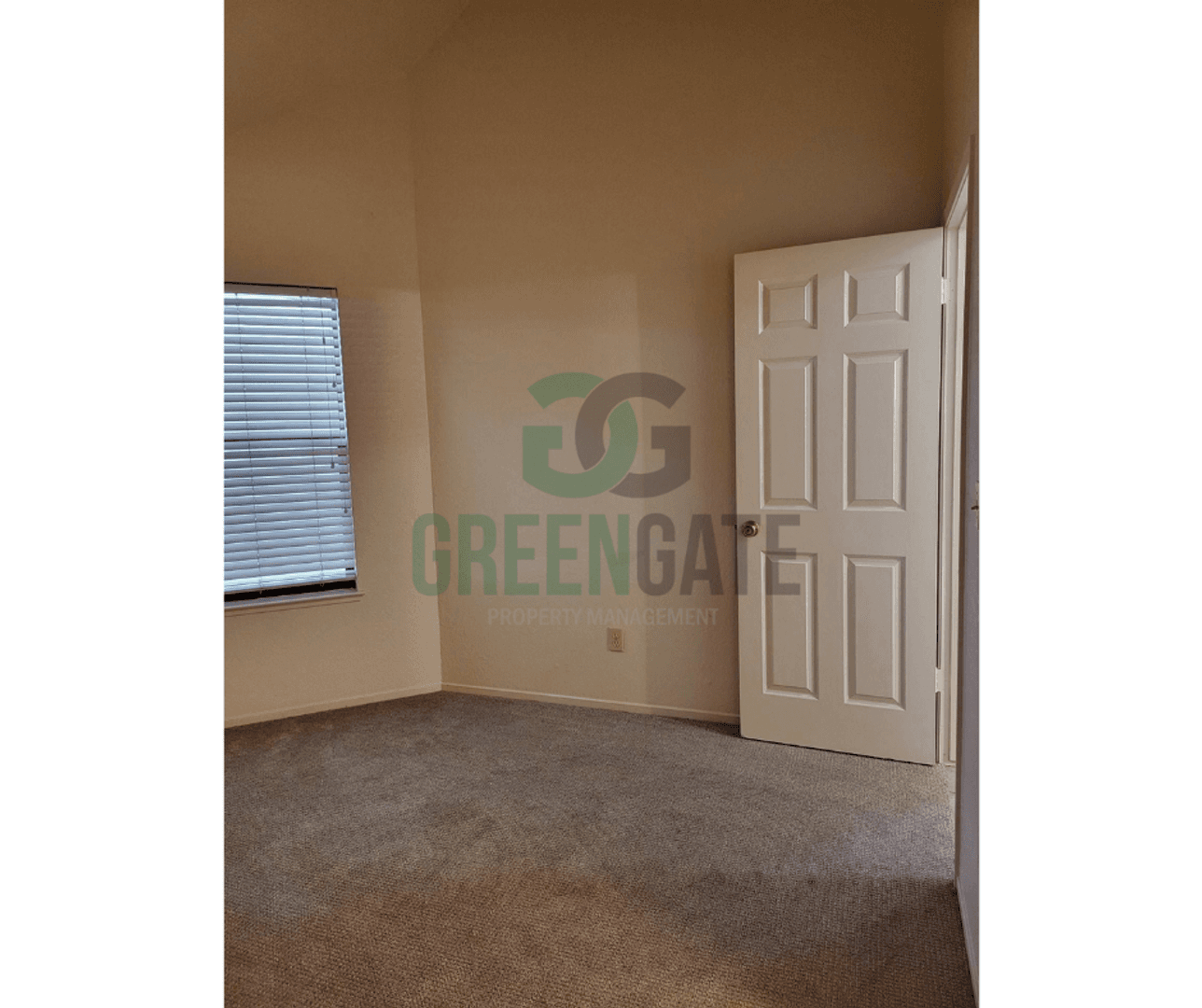 2428 Woodvale Dr. 20 of 52
