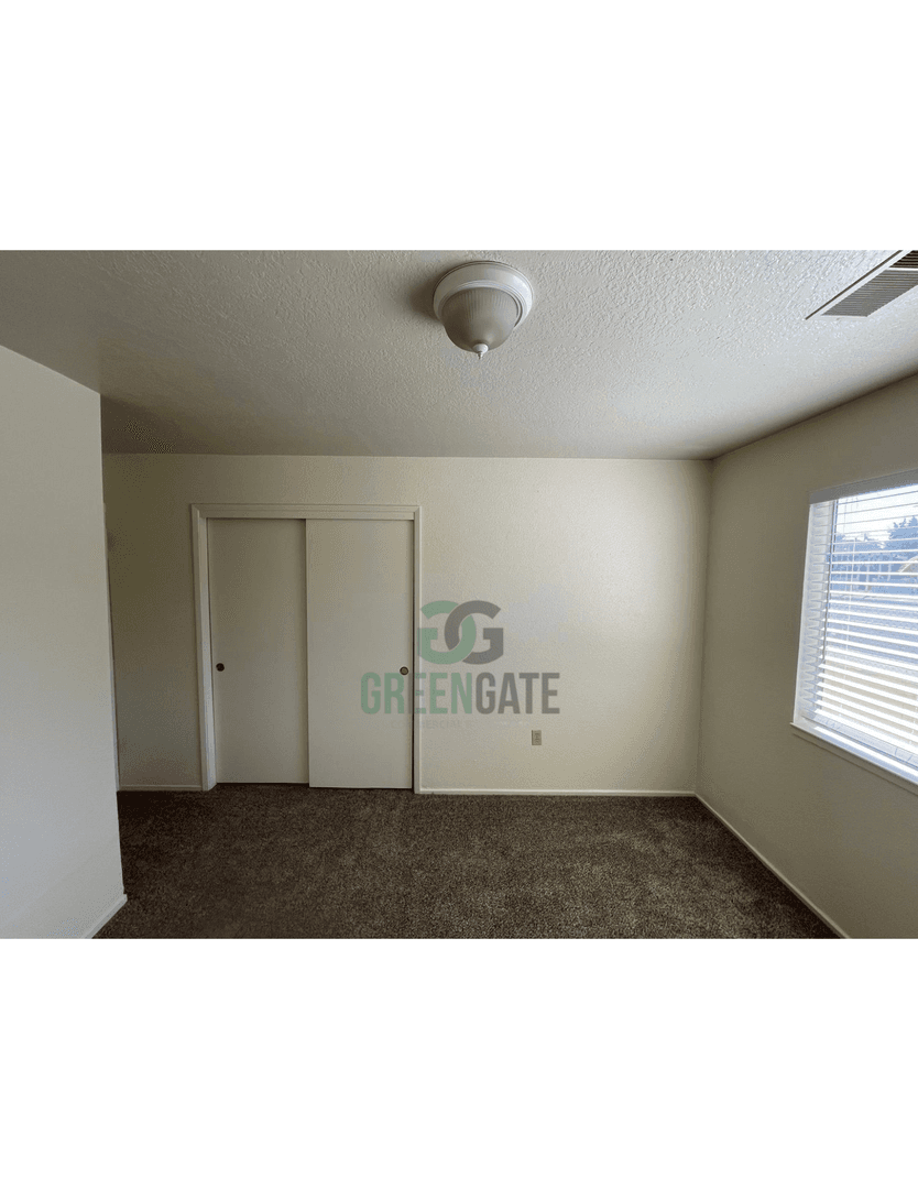 332 W G St 18 of 25
